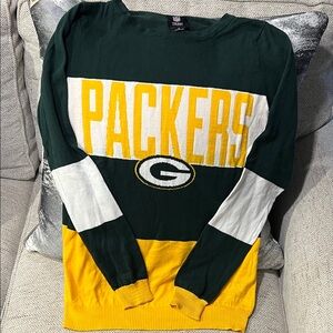 💚💛 NFL apparel Green Bay Packers juniors sweater size XL like new!